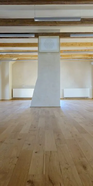 Seminar room fine finish clay plaster interior Eestimaaehitus